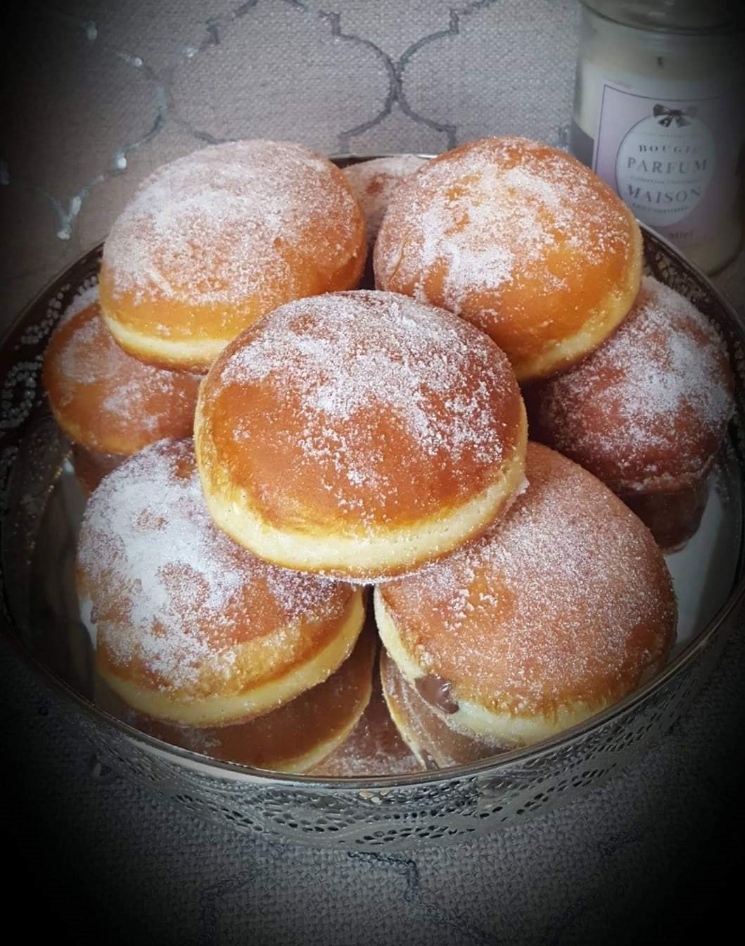 HULISEN Lot de 2 coupe-beignets et plumeau à farine pour la pâtisserie,  coupe-beignets de